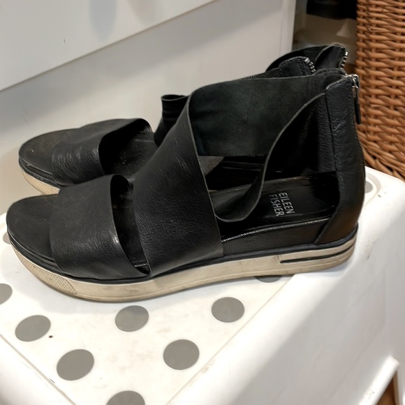 Eileen Fisher sandals 6 - Picture 1 of 3